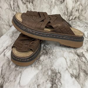 Vtg 90's Y2K Men's Faded Glory Clear Water Brown Chunky Vegan Fisherman Sandals